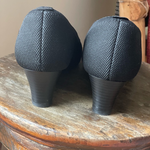 Vivaia size 7 black wedge heel - Picture 3 of 5